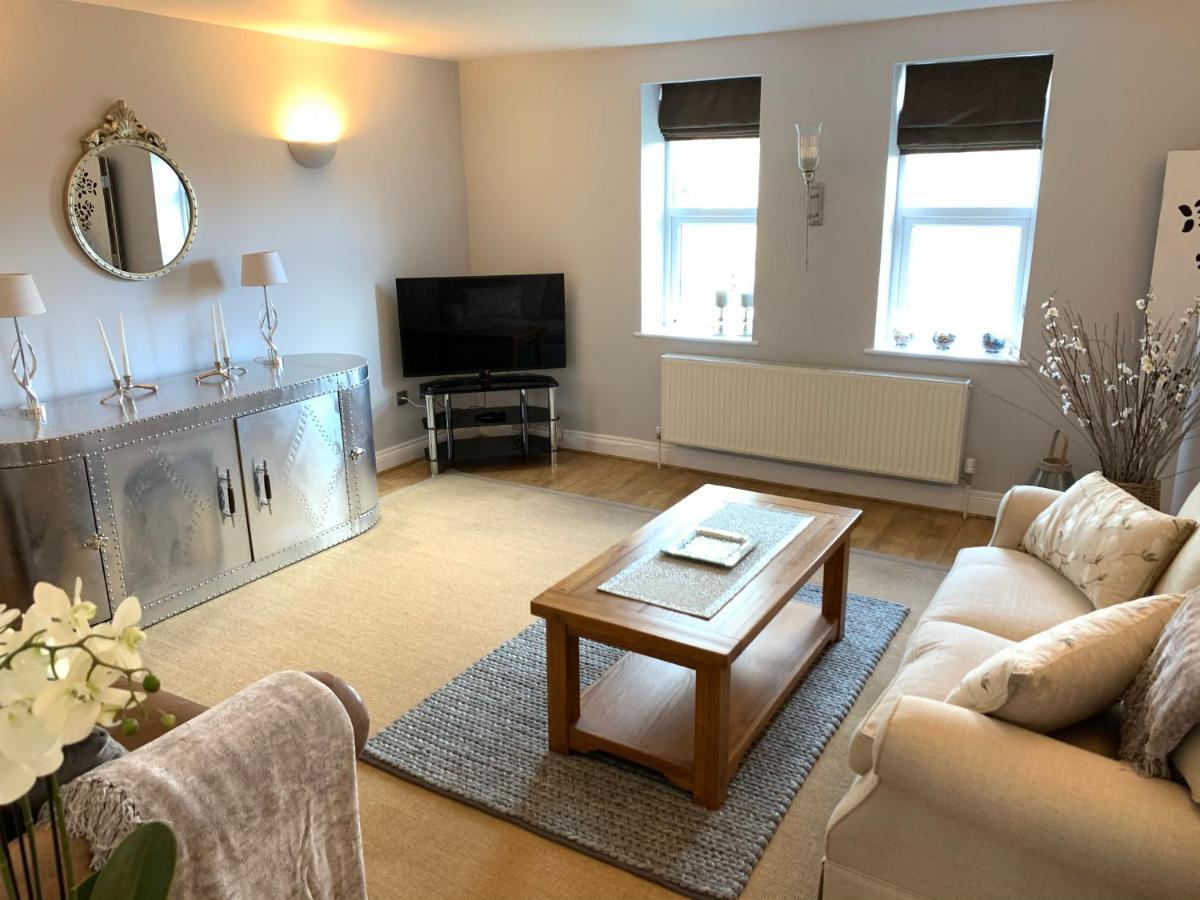 באת' Spacious 2 Bed Apartment With Off Street Parking מראה חיצוני תמונה